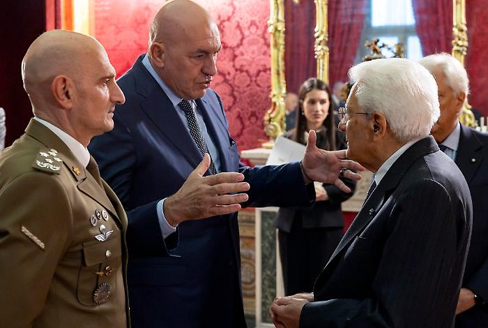 Crosetto da Mattarella: &laquo;Il momento pi&ugrave; difficile da decenni&raquo;. L'Italia pronta a fornire la difesa anti aerea agli alleati del Golfo