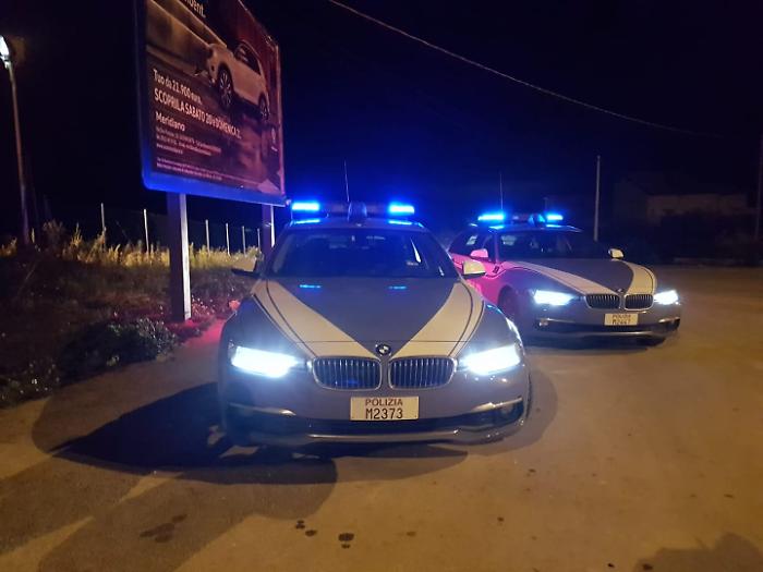 Droga,  pistola e munizioni in casa nonostante i domiciliari: arrestato dalla Squadra Mobile