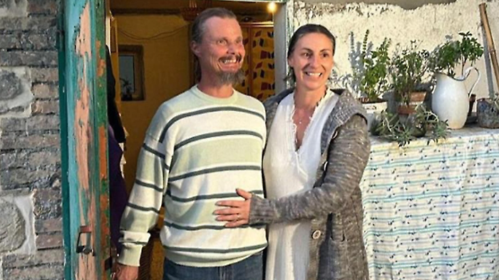 &laquo;Ci terrorizza&raquo;: il tribunale allontana la madre dei bambini del bosco e separa i fratellini nel bel mezzo della perizia