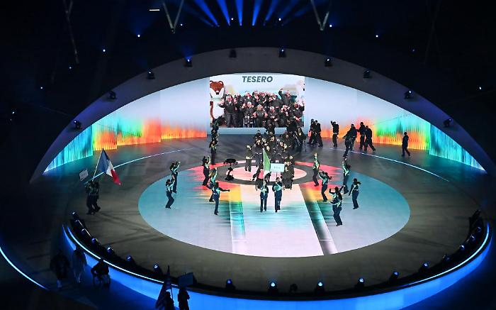 Le Paralimpiadi aprono sotto il cielo stellato di Verona tra spettacolo, assenze e tensioni