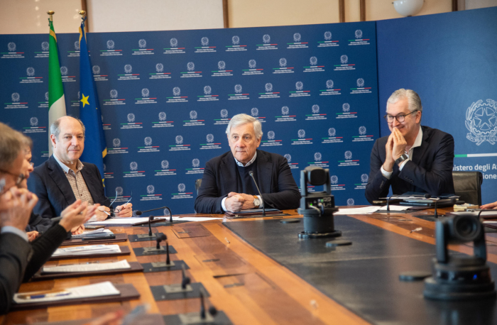 Tajani: "25mila italiani gi&agrave; rientrati. Restiamo a fianco dell'Europa per difendere i confini da eventuali attacchi"