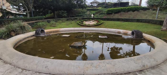 Villa Bellini: "La vasca dell'orologio"