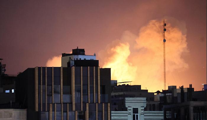 L'Iran e le parole che spiazzano le diplomazie: &laquo;Non ci arrenderemo mai, ma ci scusiamo con i Paesi del Golfo per gli attacchi&raquo; 