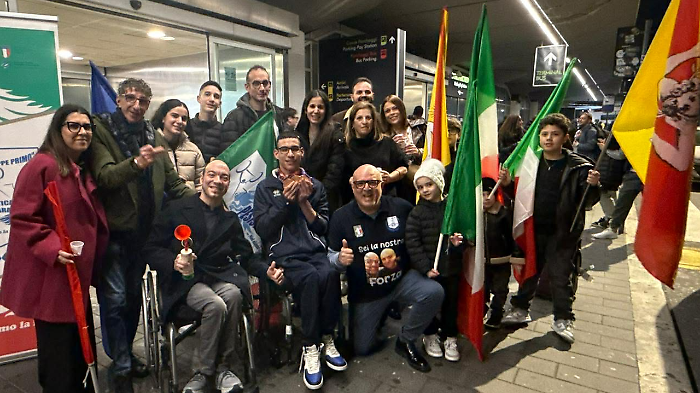 Pesi: accoglienza trionfale all'aeroporto di Catania per Nicol&ograve; Agr&ograve; dopo la conquista del bronzo agli Europei paralimpici