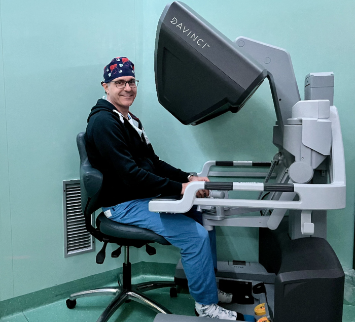 Fabrizio Di Benedetto, chi &egrave; il chirurgo che commosse il Papa: &laquo;Mai fermarsi se hai un obiettivo&raquo;