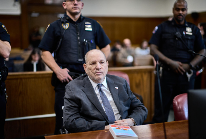 Abusi sessuali, , Harvey Weinstein dall'isolamento di Rikers: &laquo;Non ho mai aggredito una donna&raquo;