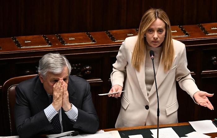 Meloni in Parlamento: &laquo;Una guerra in cui non vogliamo entrare&raquo;. Ma salta subito il "tavolo" con le opposizioni