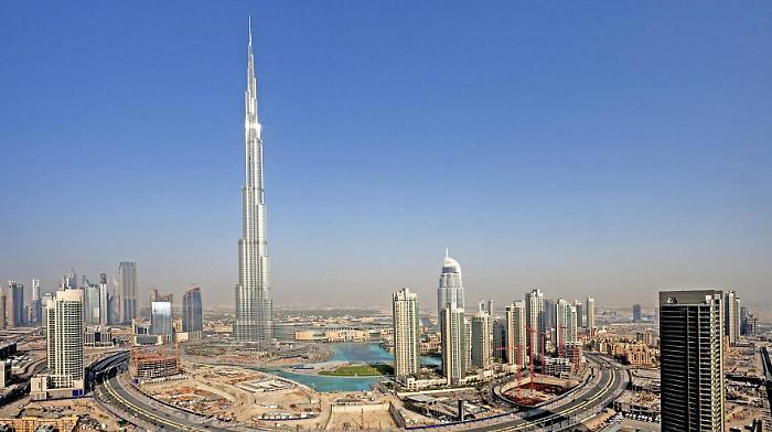 Battaglia dei drone nei cieli del Golfo: quattro feriti a Dubai, missili su Doha e Kuwait City