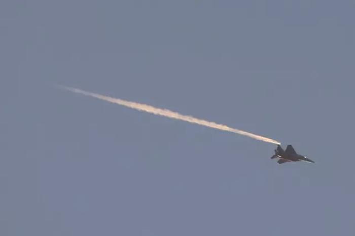 Israele colpisce il programma nucleare iraniano mentre Hezbollah lancia 200 razzi in un attacco coordinato con l'Iran