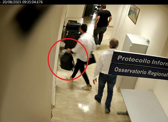 Sanit&agrave;-gate, cos&igrave; il cavallo di trojan ha incastrato Iacolino mentre il boss Vetro veniva accolto "con riguardo" alla Regione