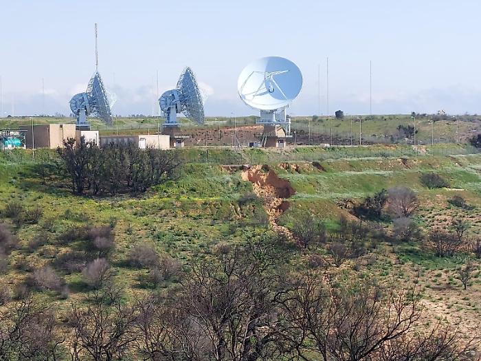 La frana sotto il Muos di Niscemi avanza da tre anni, lo dicono gli stessi americani. I dubbi sui rischi per la salute