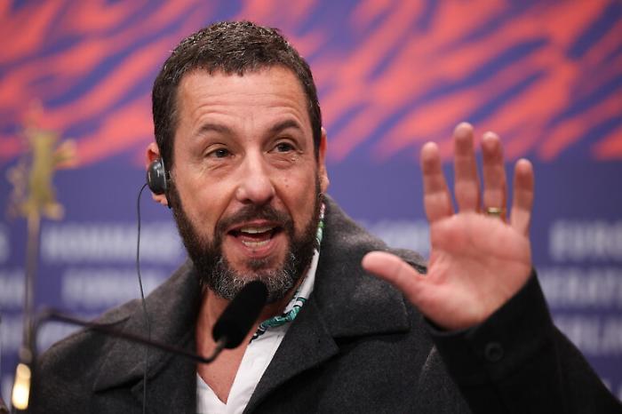 Niente Oscar ma tanti milioni: come Adam Sandler ha riscritto le regole di Hollywood e perch&eacute; lo streaming lo ha reso l'attore pi&ugrave; pagato al mondo
