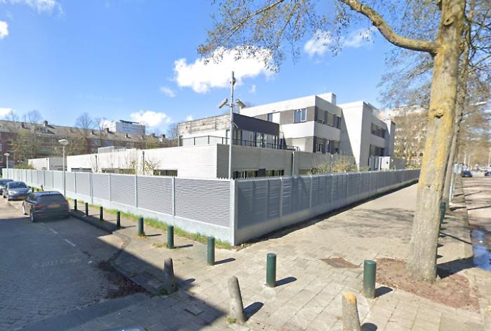 Esplosione alla scuola ebraica di Amsterdam: &laquo;Atto di aggressione&raquo;, polizia analizza i filmati per individuare il sospetto