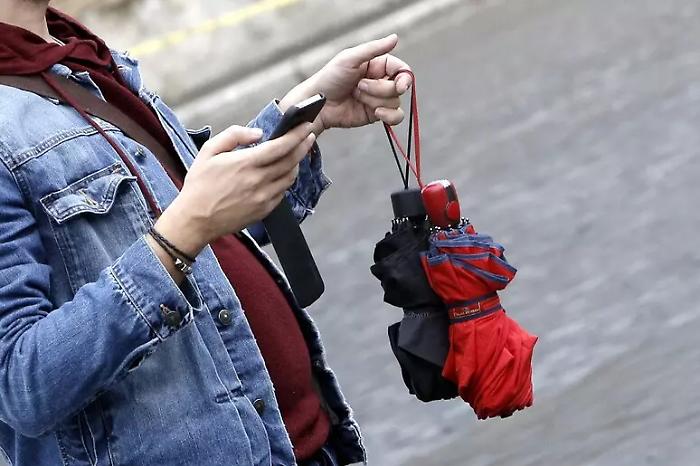 Perturbazione atlantica in arrivo: allerta arancione in due regioni, temporali su Sicilia e Calabria