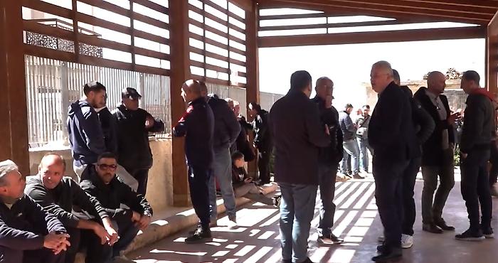 Sos marineria: "Uscire in mare &egrave; una perdita". Pescatori pronti a bloccare il porto