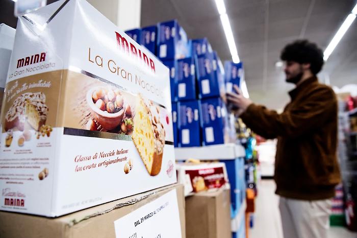 Pasqua 2026, una stangata dietro l'altra tra rincari per carburanti, aerei e per le "tradizioni"; come difendersi dalla  "shrinkflation"