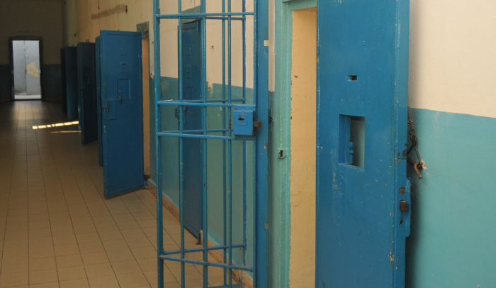 Sei agenti in ospedale, uno accoltellato al volto: aggressione shock nel carcere di Catania