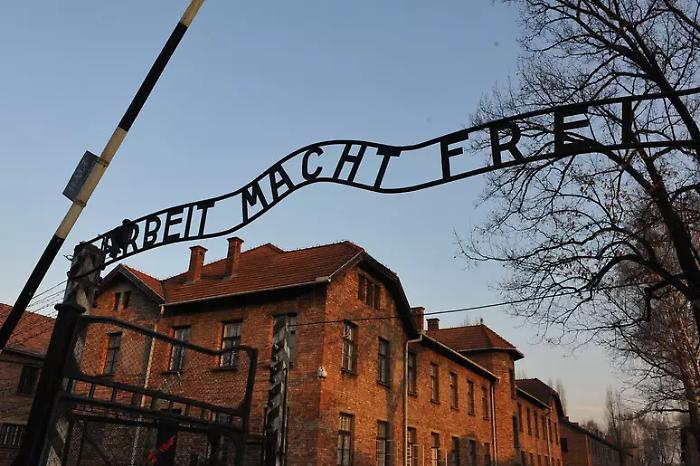 Auschwitz avr&agrave; un padiglione per gli ebrei italiani deportati: memoria vicino al Muro della Morte