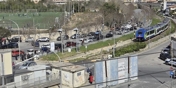 Ragusa, presentata una mozione: "Pi&ugrave; sicurezza per il passaggio a livello di via Paestum"