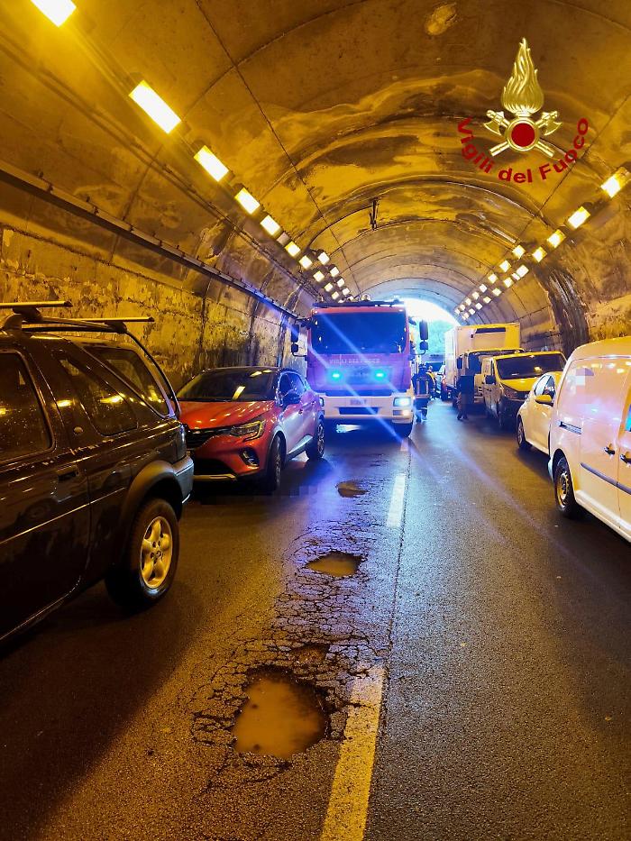 Maxi tamponamento in autostrada Messina, denunciato camionista