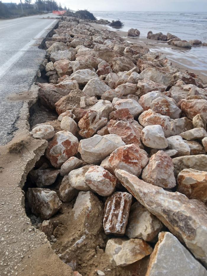 Pozzallo-Marza e il rifacimento della litoranea, Milana: "Ma che materiali avete utilizzato?"