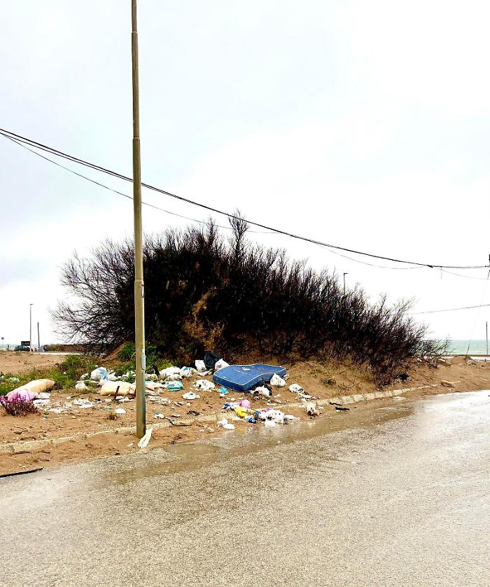 Scoglitti, inquinata l'ultima duna che resiste