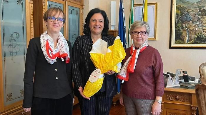 Tornano le uova di Pasqua Ail, le volontarie dal presidente della Provincia di Ragusa