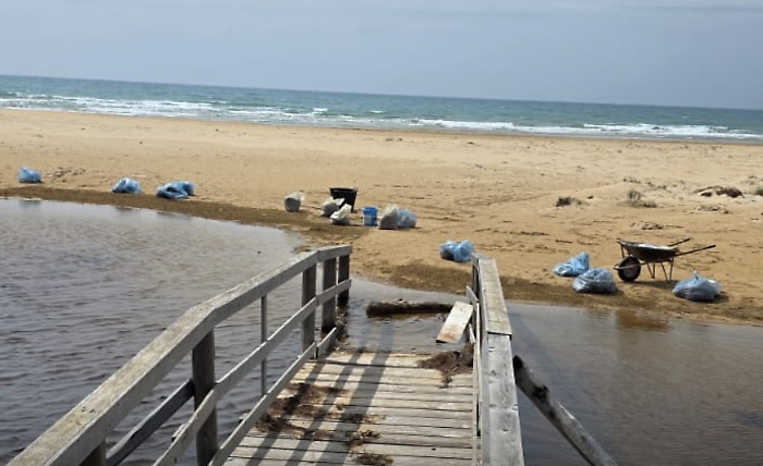 Marina di Modica, l'imprenditore che ripulisce i luoghi simbolo continua la propria azione di bonifica