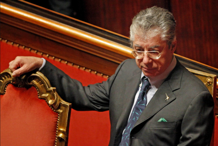 Morte Bossi, chi &egrave; stato il "Senat&ugrave;r" tra mito, potere e scandali