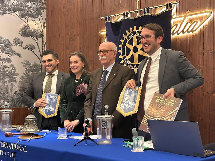 Il Rotary Club di Ragusa ha ospitato un dibattito sul referendum