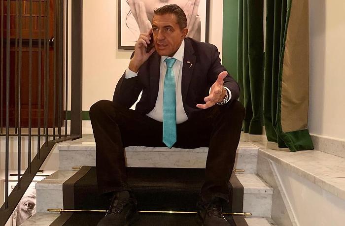 Il New York Times accusa Paolo Zampolli: &laquo;Ha chiesto all'Ice di espellere l'ex fidanzata brasiliana&raquo;. Lui: &laquo;Ricostruzione non vera, vi spiego cosa &egrave; veramente accaduto&raquo;