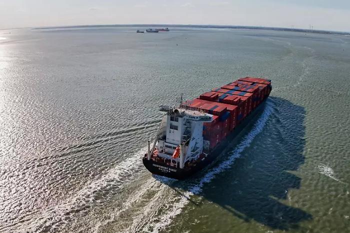 Il Regno Unito apre le sue basi agli Usa a difesa dello stretto di Hormuz: Teheran minaccia ritorsioni