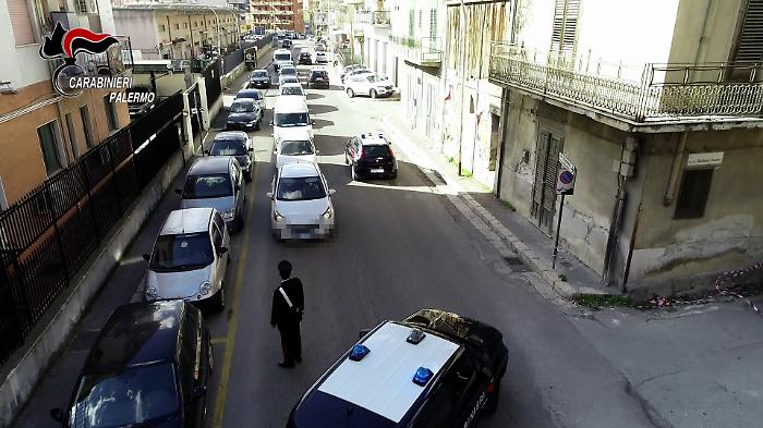 Apprezzamenti a una ragazza, maxi rissa a Marineo: denunciati tre uomini e una donna