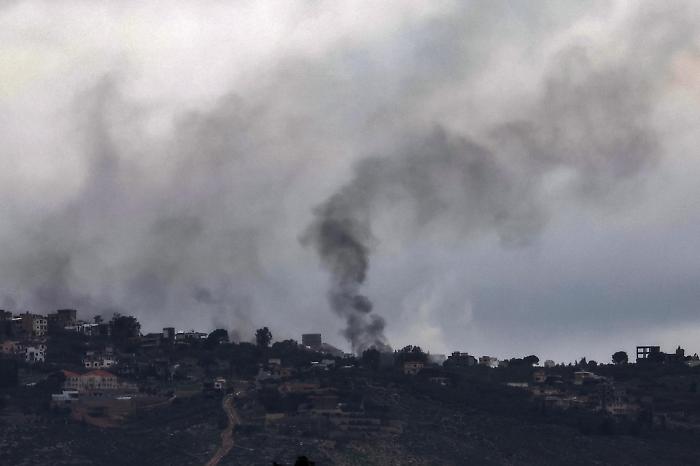 Baghdad sotto attacco: otto raid notturni contro un centro Usa, tre raid aerei colpiscono le brigate Kataib Hezbollah a Jurf al-Sakhr