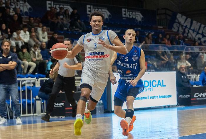 La SuperConveniente Ragusa espugna Milazzo e aggancia la Viola al secondo posto in classifica