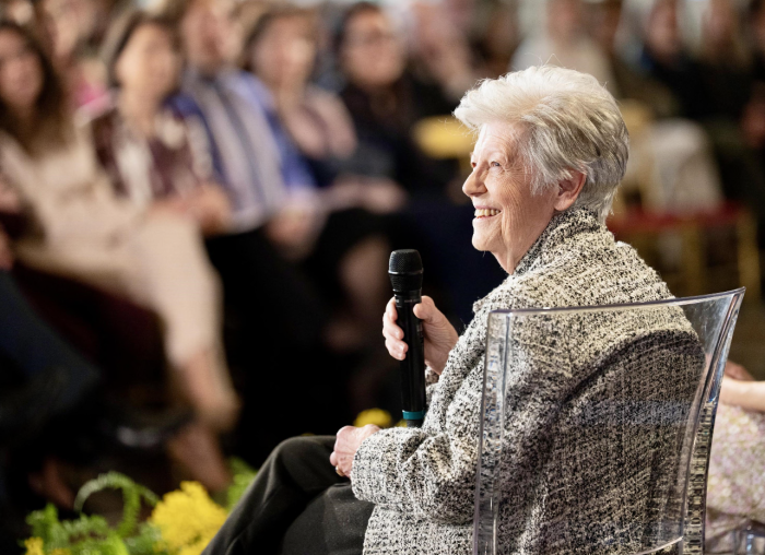 Amalia Ercoli Finzi vince il premio Angelo D'Arrigo: vent'anni di cielo e un'ala di memoria