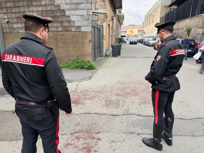 Lite per una donna sfocia in un tentato omicidio ad Acireale: 39enne ferito gravemente
