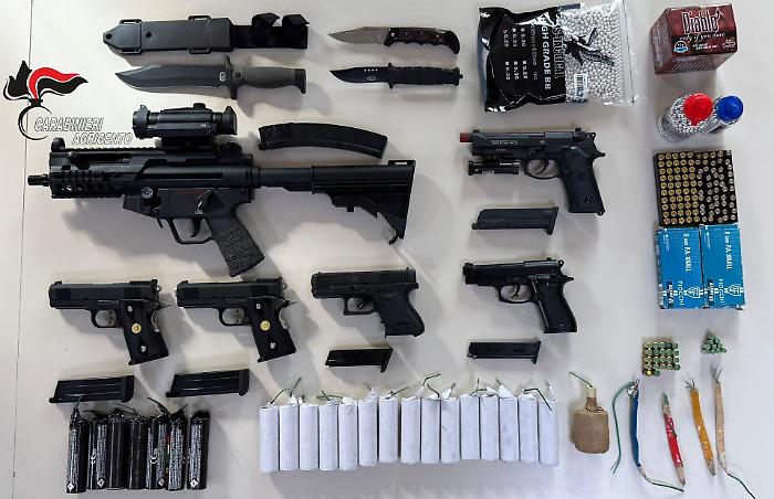 Lite tra vicini finisce a colpi di pistola: scoperto un deposito di esplosivi, intervengono gli artificieri