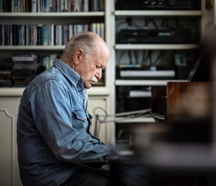 Gino Paoli, addio a chi ha raccontato in musica l&rsquo;amore, la malinconia e le sfumature della vita quotidiana