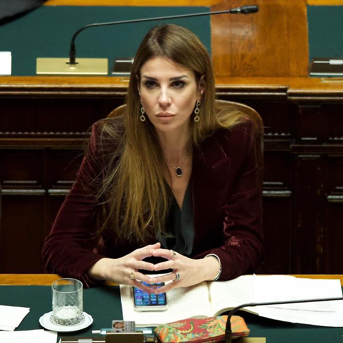Centrodestra messinese in crisi dopo il referendum: Siracusano in bilico e confronto a fuoco sui quartieri