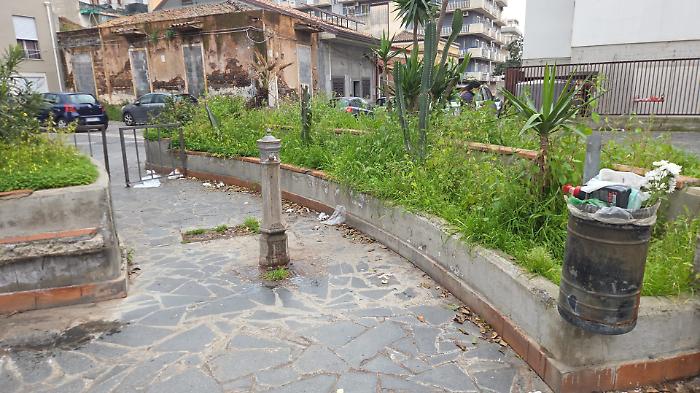 Degrado in piazza Gianbattista Pergolesi