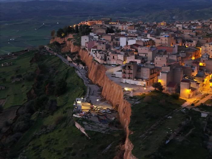 Frana di Niscemi, ex dirigenti della Protezione civile ascoltati dalla Procura sui fondi mai spesi