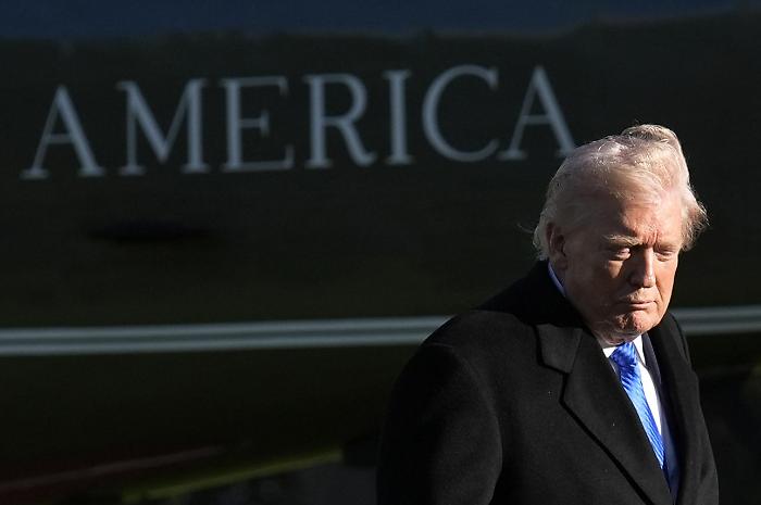 Trump difende l'attacco all'Iran: &laquo;Scongiurata l'atomica in poche settimane, rimosso un cancro&raquo;