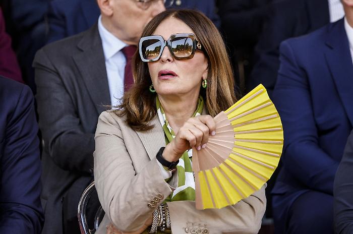 Terremoto politico post-referendum: i retroscena dell'addio di Santanch&egrave; tra le difese del compagno e gli attacchi del Pd