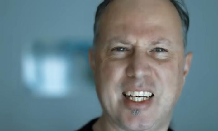 "Musica liquida", il nuovo singolo di Daniele Guastella: il manifesto contro l'"anestesia emotiva" e la dittatura degli algoritmi