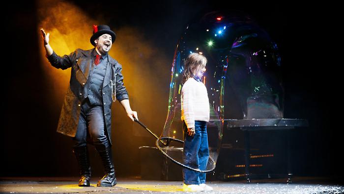 Bubbles Revolution: la magia delle bolle premiata con il Merlin Award arriva a Catania e Palermo