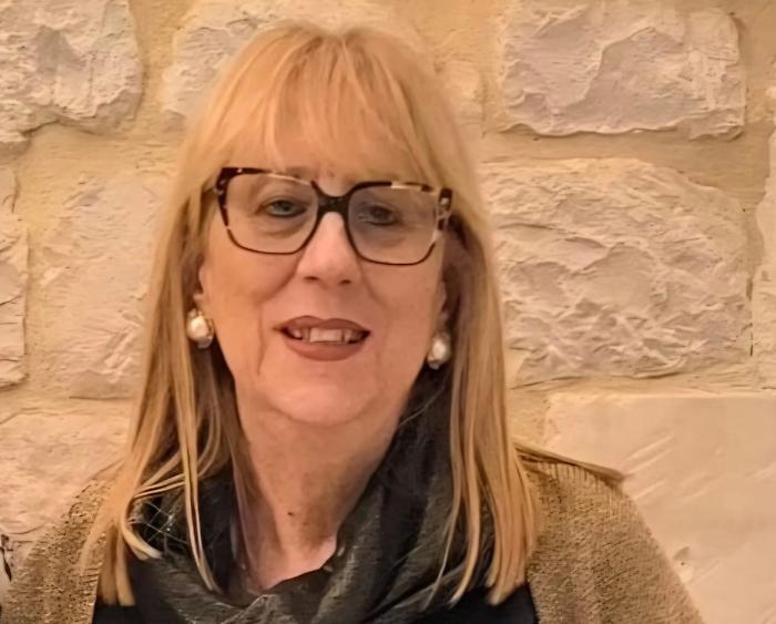 Scicli, Vincenza Trovato e la mostra che pone al centro l'essere