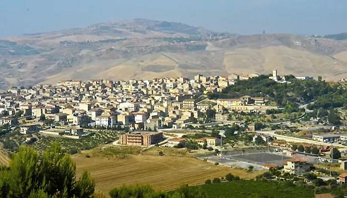 Montedoro entra nella Strada degli Scrittori: omaggio a Angelo Petyx e Louise Hamilton Caico