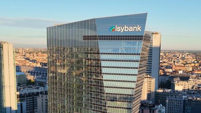 Meningite: due casi nella Torre Gioia 22, sede Intesa Sanpaolo chiusa e locali igienizzati