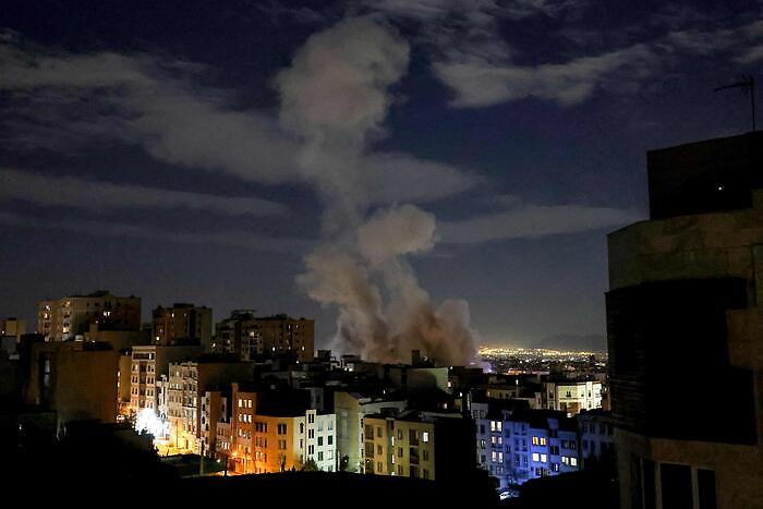 Il Pentagono pronto a incursioni di terra in Iran, boati e blackout a Teheran: fine della guerra sempre pi&ugrave; lontana